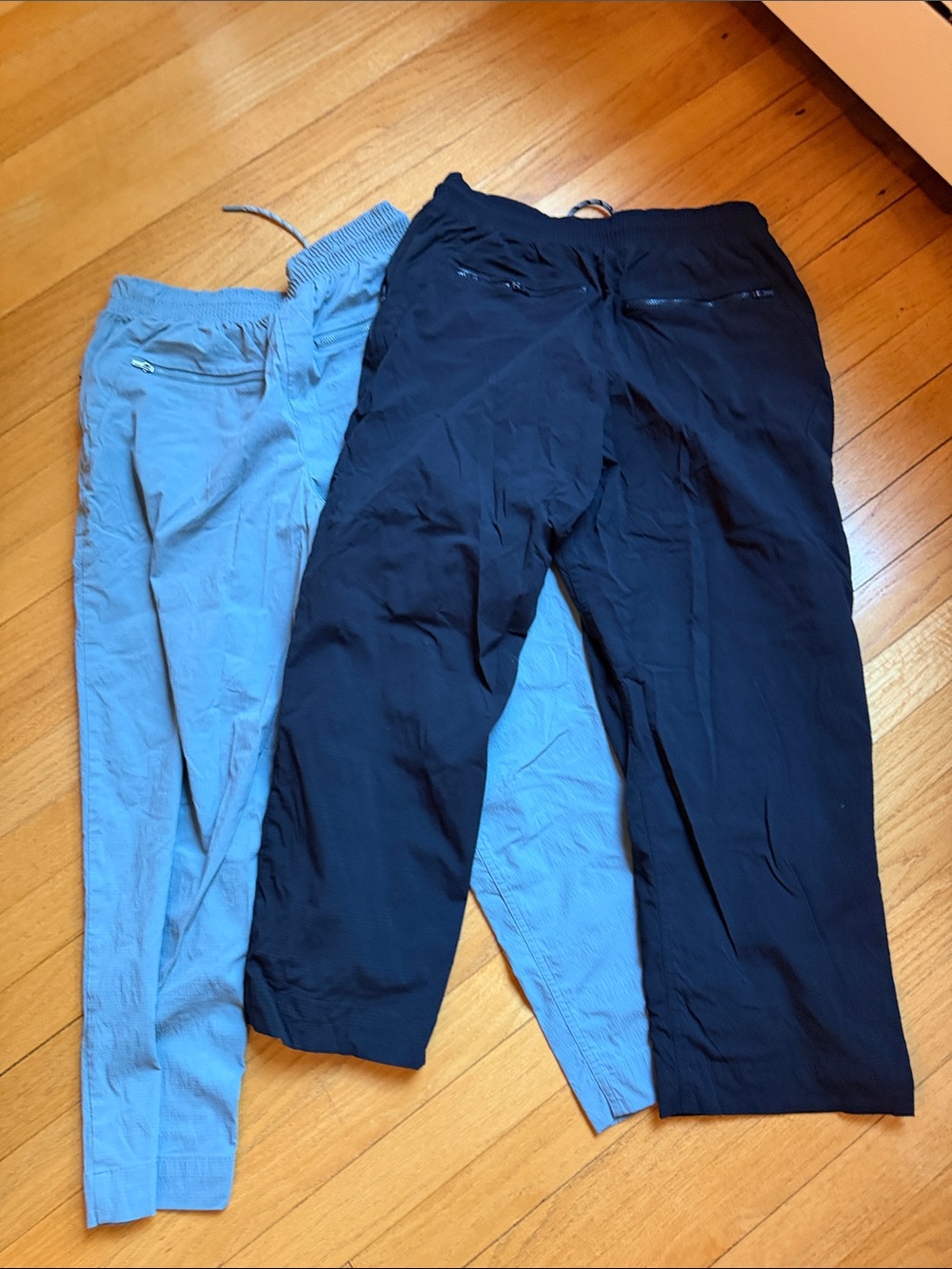 Athleta Cropped Trekkie Jogger Pants in Light Blue/Green and Black - Picture 4 of 4